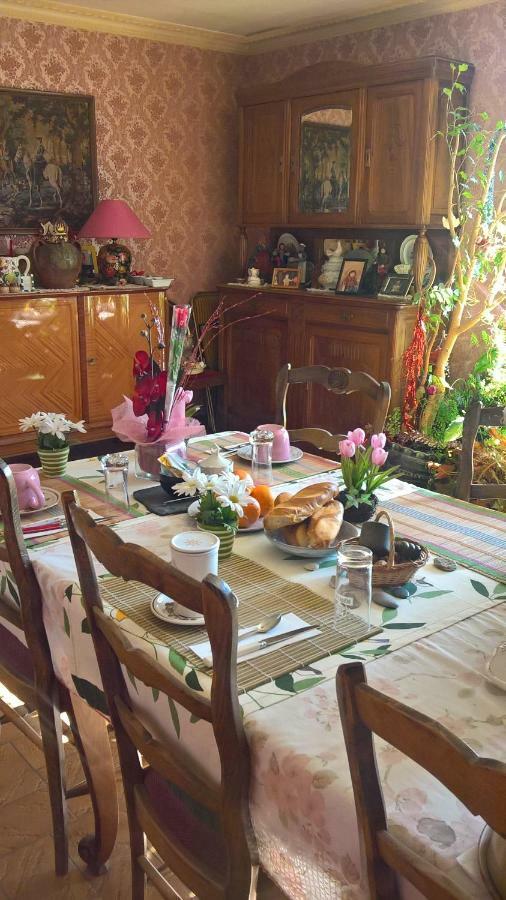 Chambre De La Baronne De Rochegrosse Otel Saint-Maurice-en-Gourgois Dış mekan fotoğraf